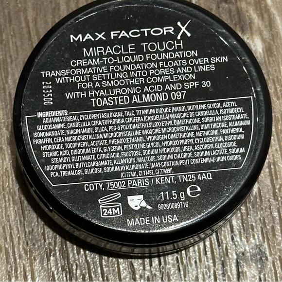 Max FactorX cream liquid foundation spf30 toasted almond 097 - Picture 2 of 3